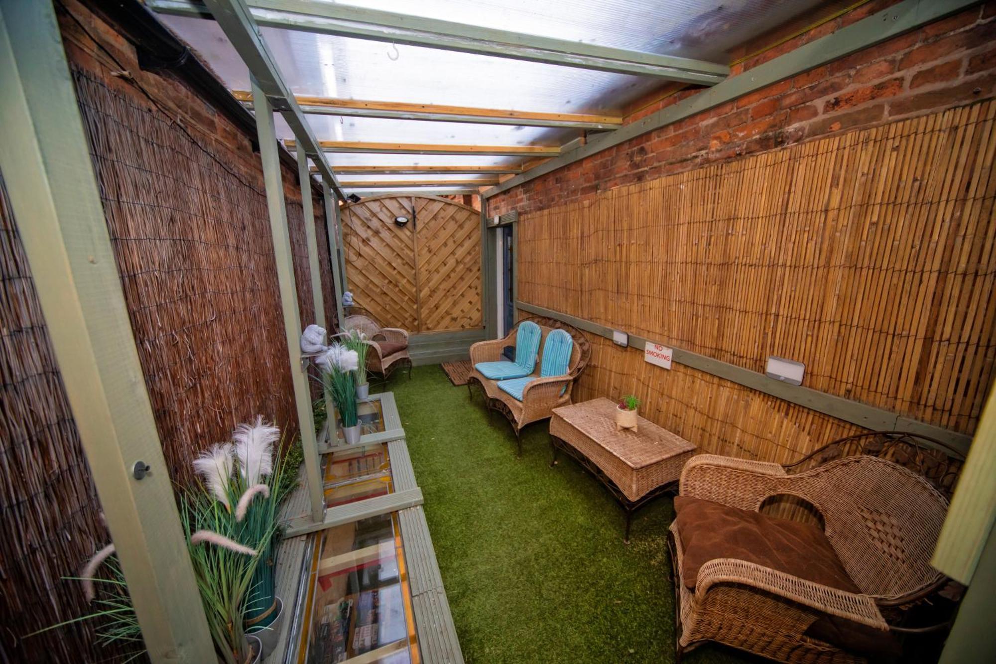 Apartamento The Secret Garden Newark upon Trent Exterior foto